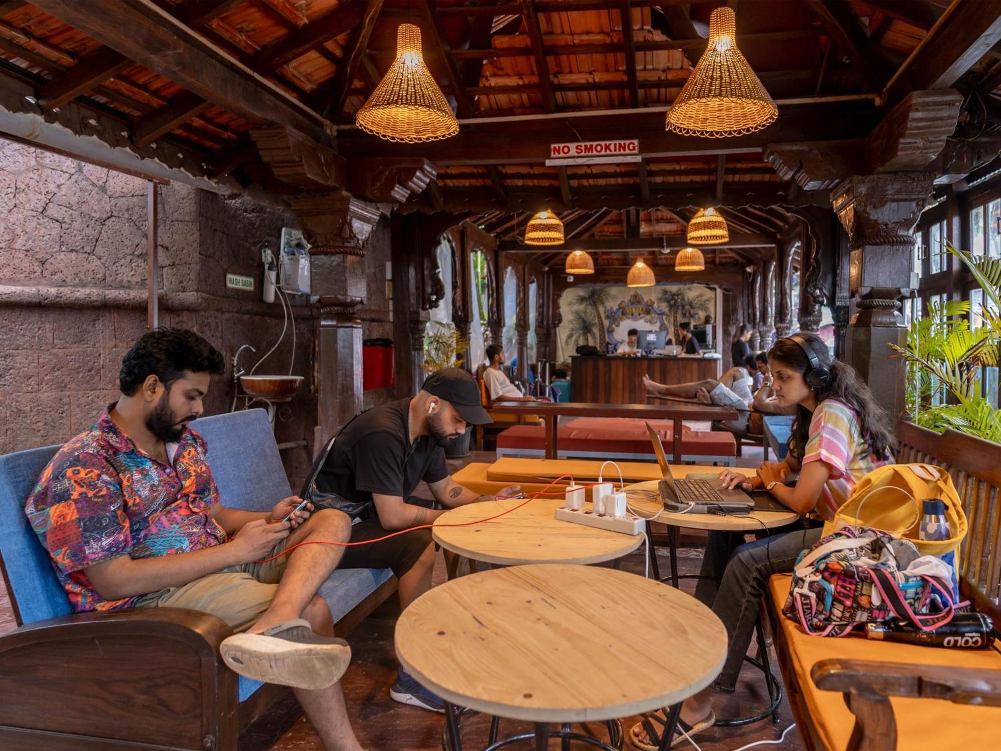 Madpackers Goa Anjuna - Bar Exterior foto