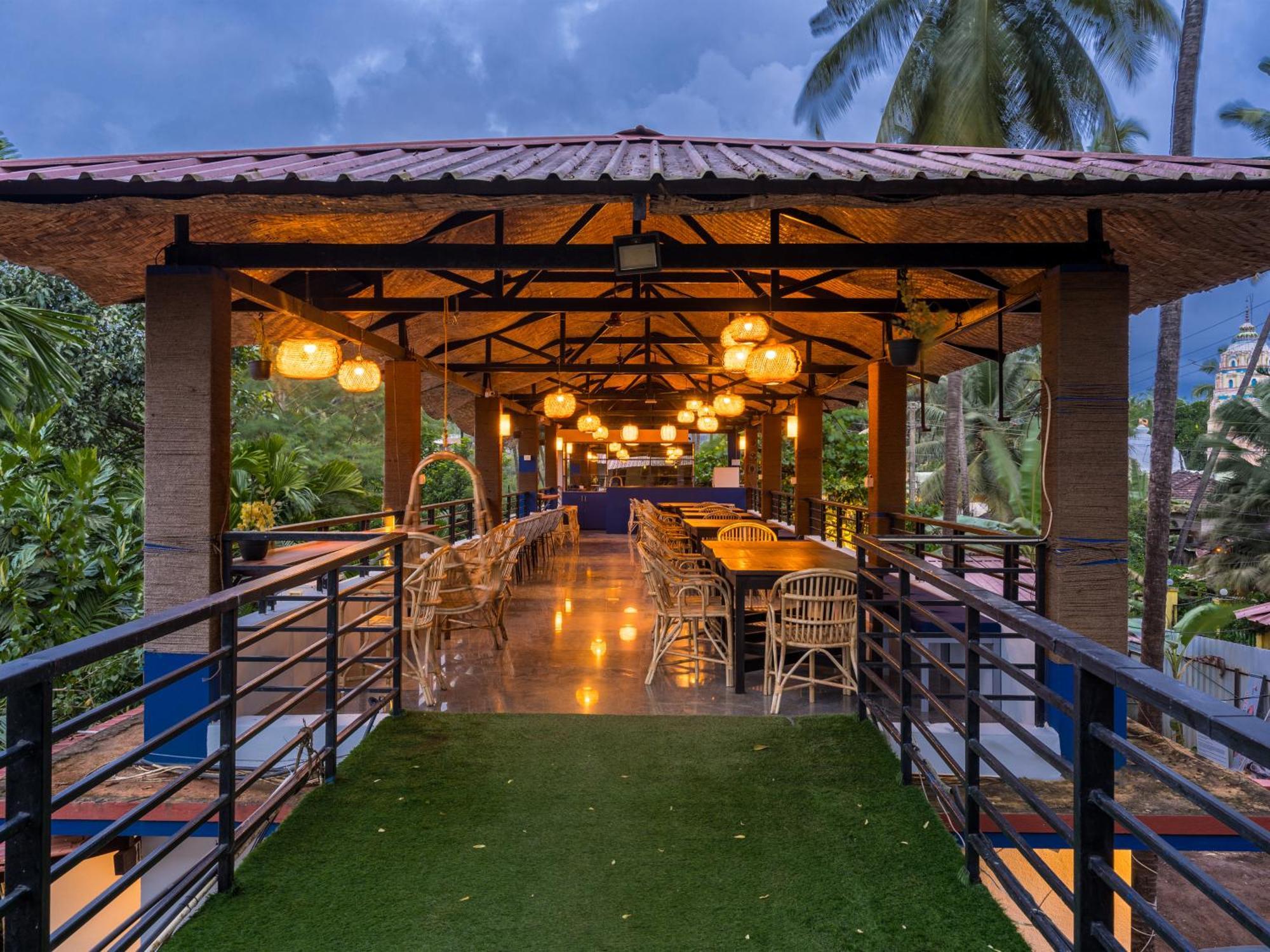 Madpackers Goa Anjuna - Bar Exterior foto