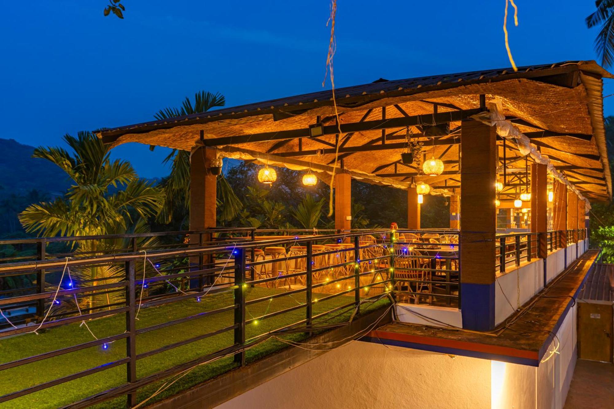 Madpackers Goa Anjuna - Bar Exterior foto